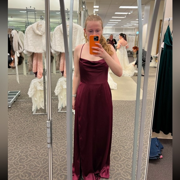 Sage green bridesmaid dress David's Bridal Studio - Picture 7 of 7